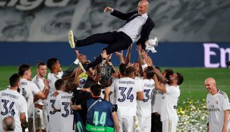 Đôi nét về cầu thủ bóng đá, huấn luyện viên tài ba Zinedine Zidane