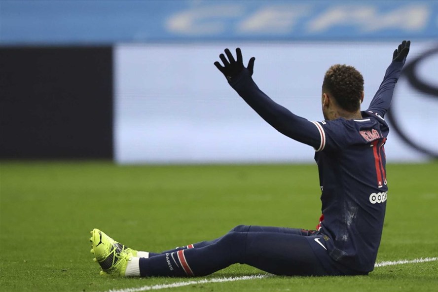 Neymar tiếp tục chấn thương không thể cùng PSG chinh chiến